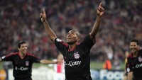 Ini adalah Ze Roberto semasa masih main aktif sepakbola. (Foto: Stuart Franklin/Getty Images)