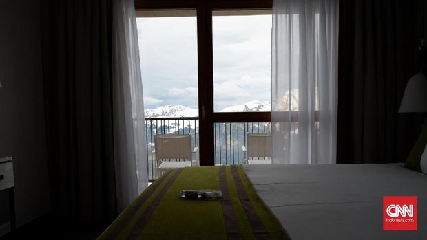 Bermalam di Puncak Grand Massif