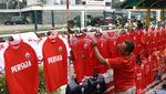 Pedagang Atribut Persija Mulai Gelar Lapak