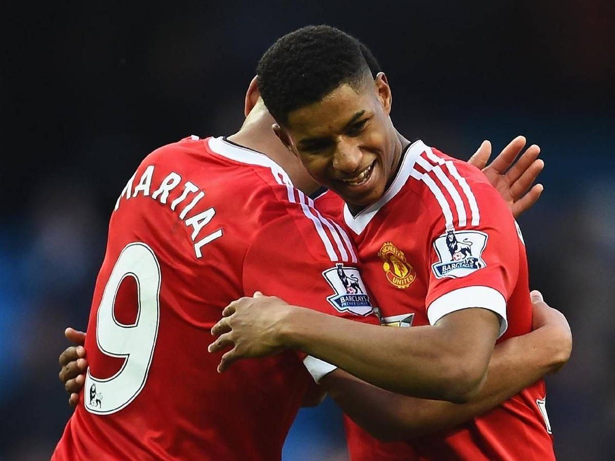 Anthony Martial mengangkat performa Marcus Rashford di Manchester United. (Foto: Laurence Griffiths/Getty Images)