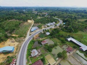 Ini Sisa Pekerjaan Pembangunan Jalan Perbatasan RI-Malaysia Ini Sisa Pekerjaan Pembangunan Jalan Perbatasan RI-Malaysia