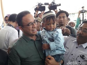 Muhammad Anies Sandi dalam Gendongan Anies Muhammad Anies Sandi dalam Gendongan Anies