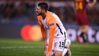 10. Facundo Ferreyra dari Shakhtar Donetsk dicatat Whoscored sudah tampil delapan kali di Liga Champions musim ini dengan membuat delapan offside. Timnya kandas di 16 besar. (Foto: Filippo Monteforte/AFP)