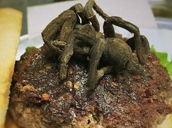 Wow! Di Restoran Ini Ada Burger Berisi Tarantula Panggang