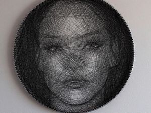 Wow! Seniman Ciptakan Potret Wajah Selebriti dari Benang