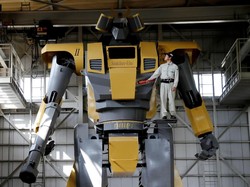 Wow! Engineer Jepang Bikin Robot Gundam Sungguhan