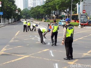 Polisi Mulai Olah TKP Model Mabuk Tabrak Driver Ojek Online