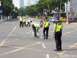 Polisi Mulai Olah TKP Model Mabuk Tabrak Driver Ojek Online