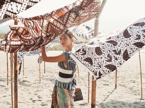 Cinta Indonesia! 15 Gaya Stylish Putri Marino Berbalut Kain Etnik