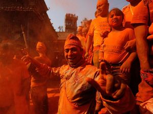 Foto: Meriahnya Festival Sindoor Jatra di Nepal