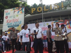 Polda Metro Jaya Buat Lomba Anti-Hoax Berhadiah Naik Heli Polisi