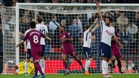 Kemenangan City kemudian disegel oleh Raheem Sterling dengan golnya di menit ke-72. Foto: Andrew Couldridge/Action Images via Reuters