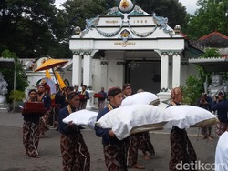 HUT Kenaikan Tahta Sultan HB X, Wisata ke Keraton Yogya Ditutup