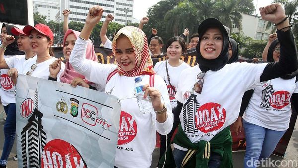 Polda Metro Jaya Kampanyekan Anti-Hoax di Bundaran HI