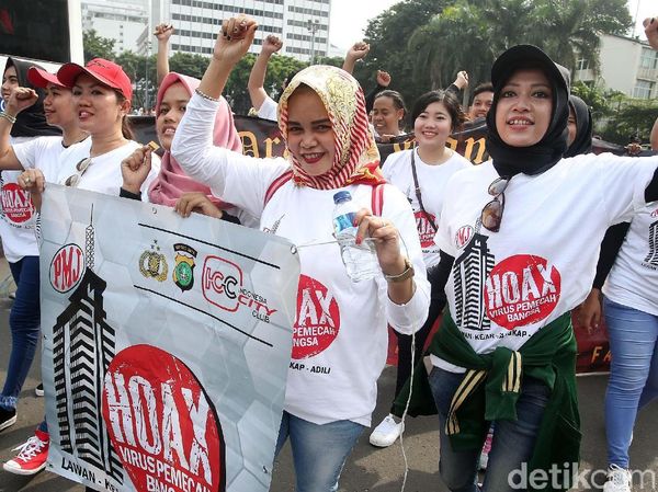 Polda Metro Jaya Kampanyekan Anti-Hoax di Bundaran HI