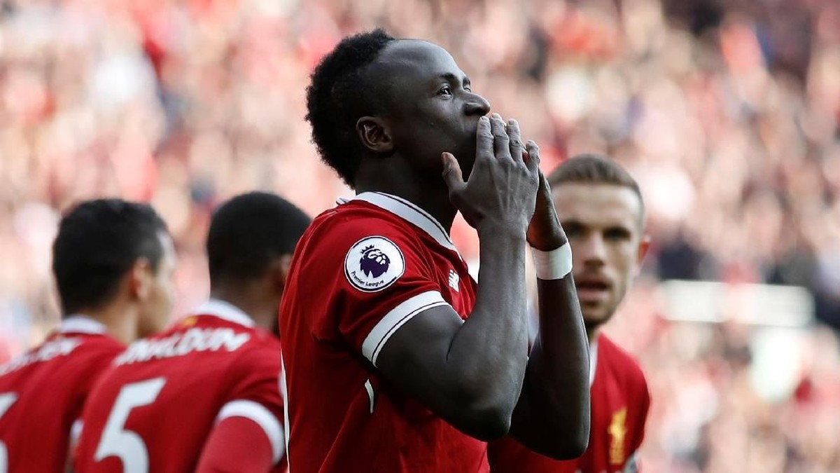 Sadio Mane sempat tak didukung orang tua untuk jadi pemain bola. Dia diminta jadi guru saja. (Reuters/Carl Recine)