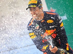 Buah Manis Kerja Keras Ricciardo di Shanghai Buah Manis Kerja Keras Ricciardo di Shanghai