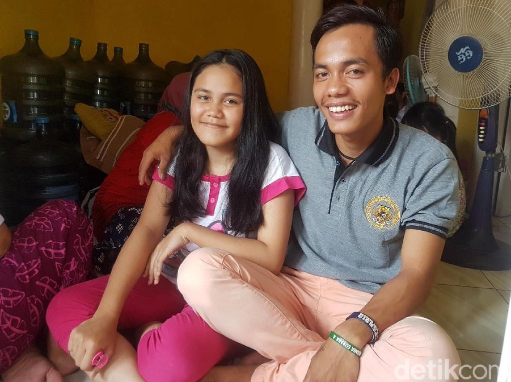 Ini Mita, Adik Bona yang Kesulitan Melanjutkan Sekolah Ini Mita, Adik Bona yang Kesulitan Melanjutkan Sekolah
