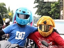 Bisnis Helm Lucu Raup Omzet Puluhan Juta Rupiah