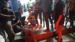 Foto: Rusuh Suporter di Laga Arema vs Persib