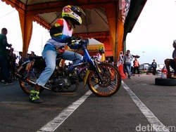 Jarak 201 Meter, Motor Honda Jadul Ini Butuh 8,4 Detik Saja