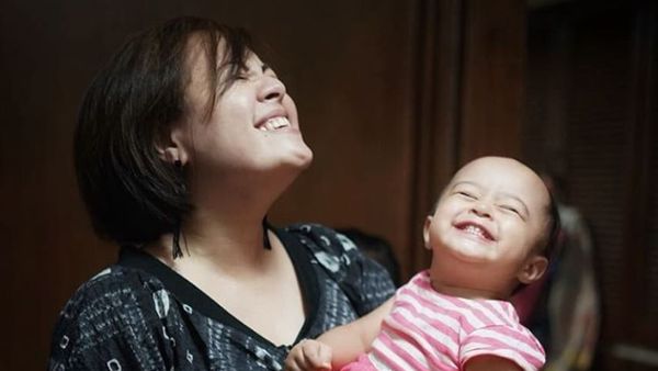 Foto-foto Ini Tunjukkan Cynthia Lamusu dan Putrinya Mirip Banget