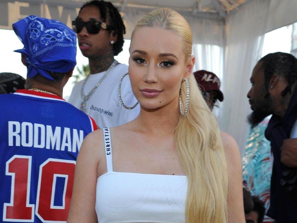 Berpose Tanpa Busana Bikin Iggy Azalea Lebih Positif dan Kreatif Berpose Tanpa Busana Bikin Iggy Azalea Lebih Positif dan Kreatif