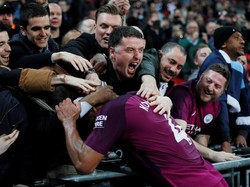 Andai MU menang, City masih bisa berpesta di hadapan suporternya sendiri jika mampu mengalahkan Swansea City di Etihad Stadium, Minggu (22/4). Foto: David Klein/Reuters
