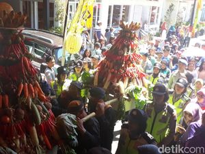 Larung Tumpeng Gono Bau, Wujud Syukur Atas Berkah Telaga Sarangan