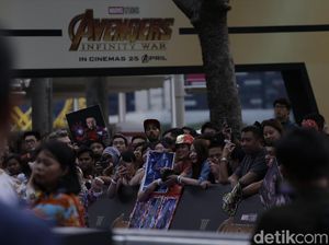 Ribuan Fans Tak Sabar Menanti Bintang Avengers Ribuan Fans Tak Sabar Menanti Bintang Avengers