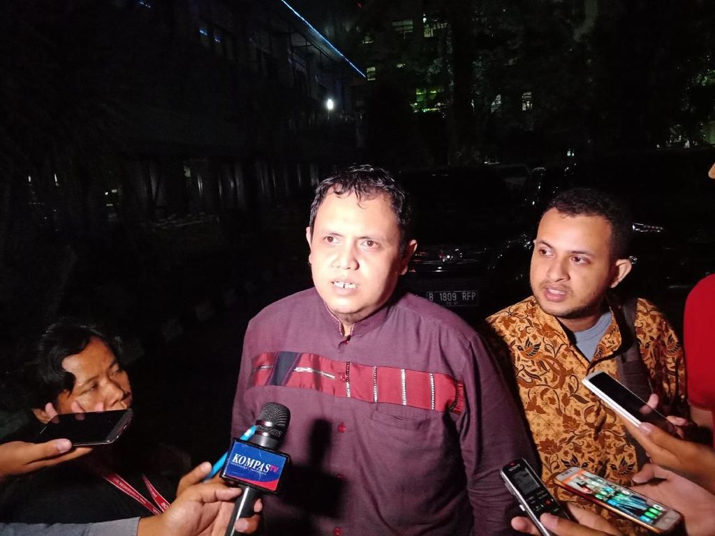 Ketua Cyber Indonesia Klarifikasi Konten Laporan Terkait Amien Rais Ketua Cyber Indonesia Klarifikasi Konten Laporan Terkait Amien Rais