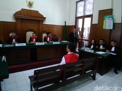 Sidang Kasus Pelecehan Perawat, Kuasa Hukum: Dakwaan Harus Batal