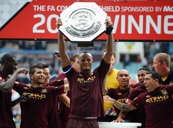 7. Manchester City sudah pernah 4 kali menjuarai Charity/Community Shield dari total 10 penampilan di ajang tersebut. Tahun 2012 menjadi kali terakhir City meraihnya. (Foto: Laurence Griffiths/Getty Images)