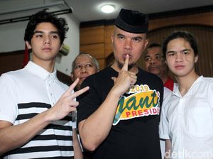 Ahmad Dhani Enggan Bocorkan Rumah yang Ingin Dijual demi Prabowo Ahmad Dhani Enggan Bocorkan Rumah yang Ingin Dijual demi Prabowo