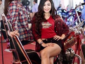 Gadis Cantik dan Motor Modifikasi Gadis Cantik dan Motor Modifikasi