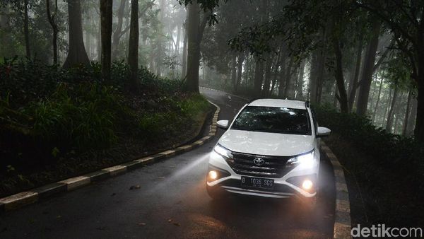 Mobil-mobil Rp 200 Jutaan