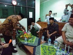 Sudirman Tumpengan Ultah Bareng Kiai NU, Ganjar Ucapkan Selamat