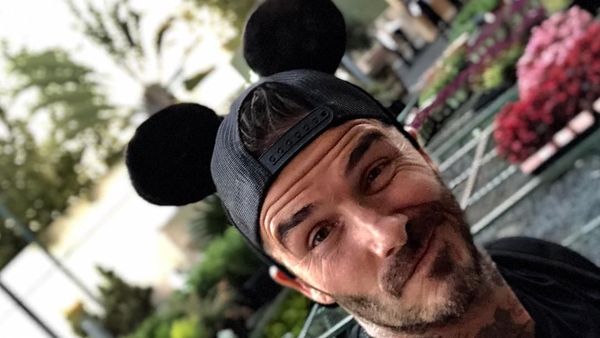 Hot Daddy! David Beckham ke Disneyland Bareng Keluarga