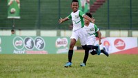Gol dicetak oleh Deden Cecep Gunawan (10) siswa kelas 4 SDN Conggeang 1 Sumedang. Pool/MILO Football Championship.