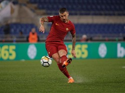 Kedua tim sama-sama melepaskan satu tembakan tepat sasaran walaupun Roma punya lebih banyak percobaan daripada Lazio, dengan delapan berbanding lima. REUTERS/Max Rossi.