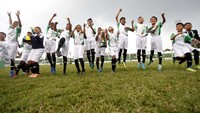Dengan meraih gelar juara tersebut, SDN Conggeang 1 Sumedang berhak mendapatkan uang pembinaan sebesar Rp 7,5 juta serta piala MILO. Pool/MILO Football Championship.