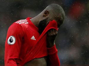 Neville: MU Berkembang di Bawah Mourinho, tapi...