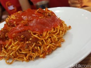 Huaah! Ini Dia Rahasia Pak Sartono Peracik Mie Paling Pedas di Dunia