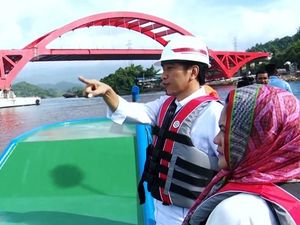 Jembatan Kebanggaan Jokowi di Papua Hampir Rampung