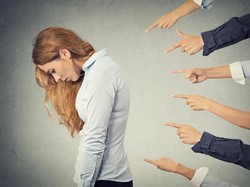 Diancam Dipecat karena Menolak Kerja di Hari Libur, Bagaimana Hukumnya?