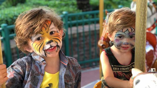 Foto Menggemaskan Kakak-Adik Ini Mungkin Bisa Perbaiki Mood