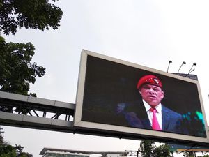 Relawan Sebut Pemasangan Videotron Tak Didanai Gatot Relawan Sebut Pemasangan Videotron Tak Didanai Gatot
