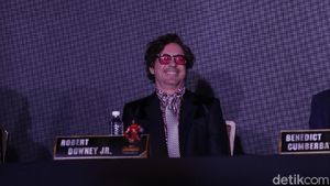 Aksi Konyol Robert Downey saat Jumpa Pers Avengers: Infinity War