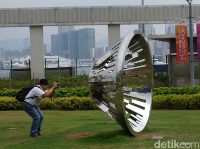 Hanya di Hong Kong, Patung-patung Keren Ini Dipajang di Taman