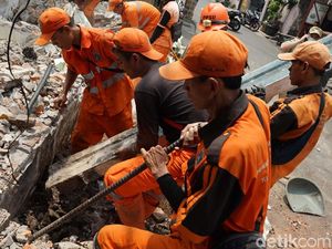 Bangunan Liar di Kwitang Dibongkar Bangunan Liar di Kwitang Dibongkar
